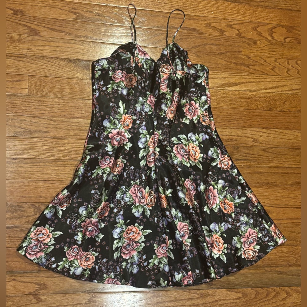 Vintage whimsigoth Victorias Secret satin floral slip dress Gold Label Medium - Picture 8 of 16